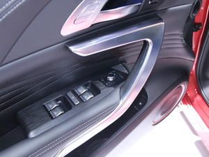 2020κ VV7 GT-PHEV Ϻ܇չ