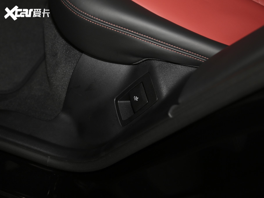 2019RX4 xDrive 25i Tʿ