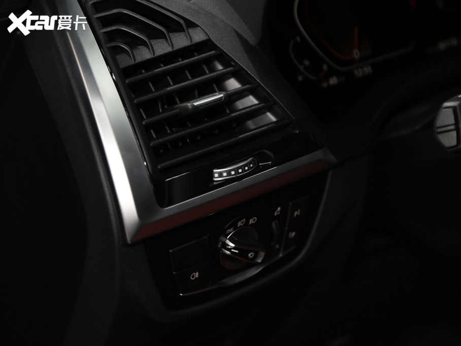 2019RX4 xDrive 25i Tʿ