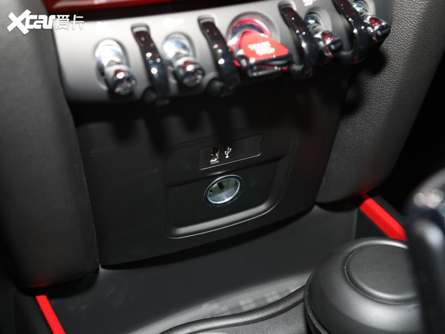 2021MINI JCW COUNTRYMAN 