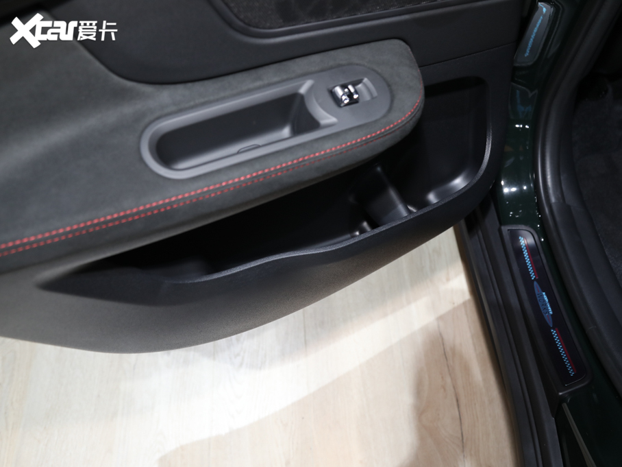 2021MINI JCW COUNTRYMAN 