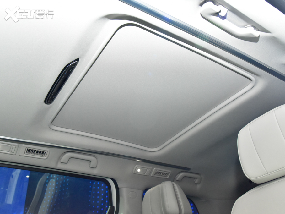 2021�����M8 