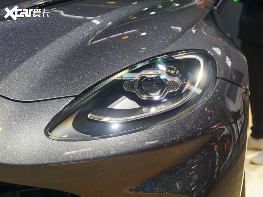 2020�˹�D���R��DBX 