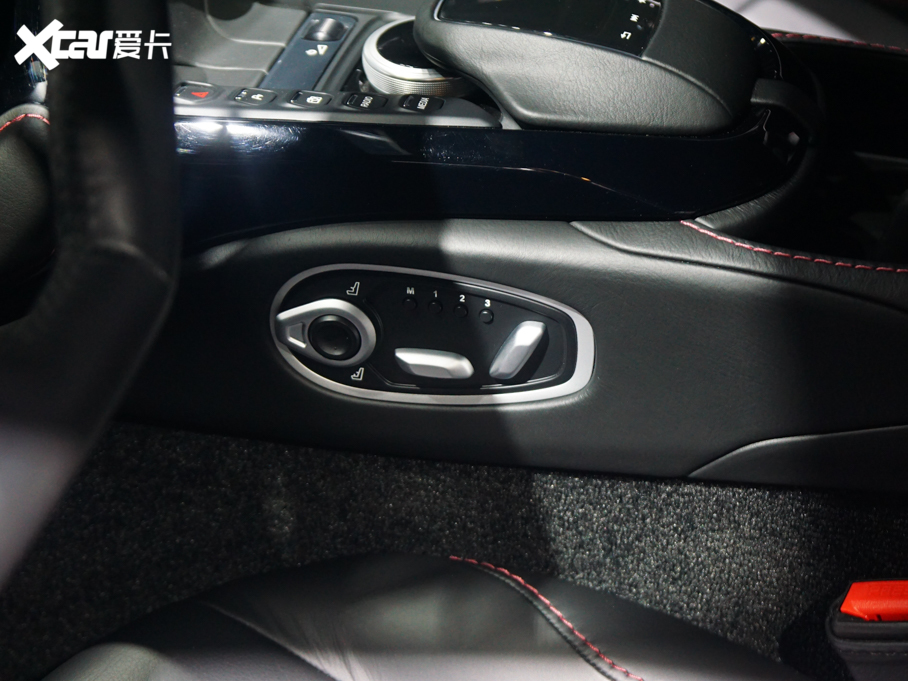 2020�˹�D���R��V8 Vantage 