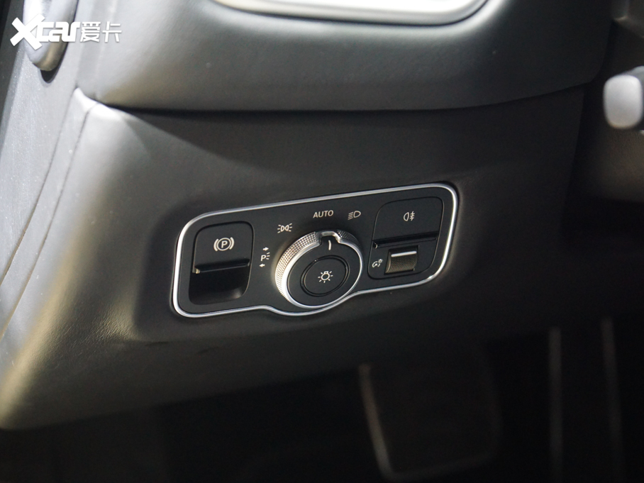 2020�˹�D���R��V8 Vantage 