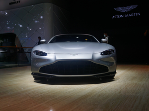 2020�˹�D���R��V8 Vantage �Ϻ�܇չ