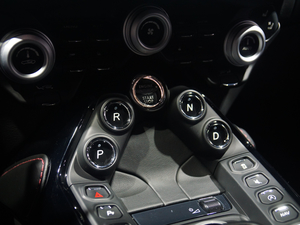 2020�˹�D���R��V8 Vantage �Ϻ�܇չ