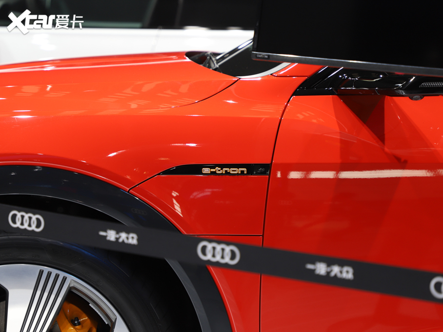 2021��W��e-tron(�M��) 