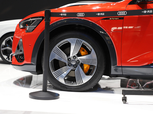 2021��W��e-tron(�M��) �Ϻ�܇չ