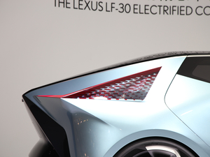 2020���׿��_˹LF-30 �Ϻ�܇չ