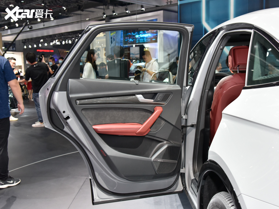 2021?yun)WQ5L Sportback 