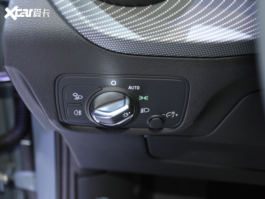 2022?yun)WQ2L e-tron 