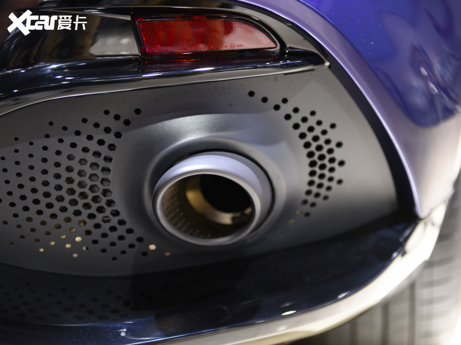 2022�˹�D���R��DBX 