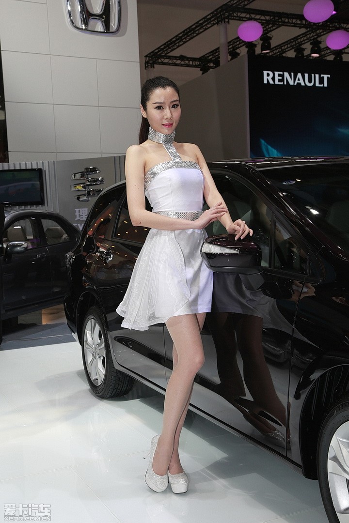 2018广州车展季靓颜美腿美足妩媚车模图片 7160美女图片网