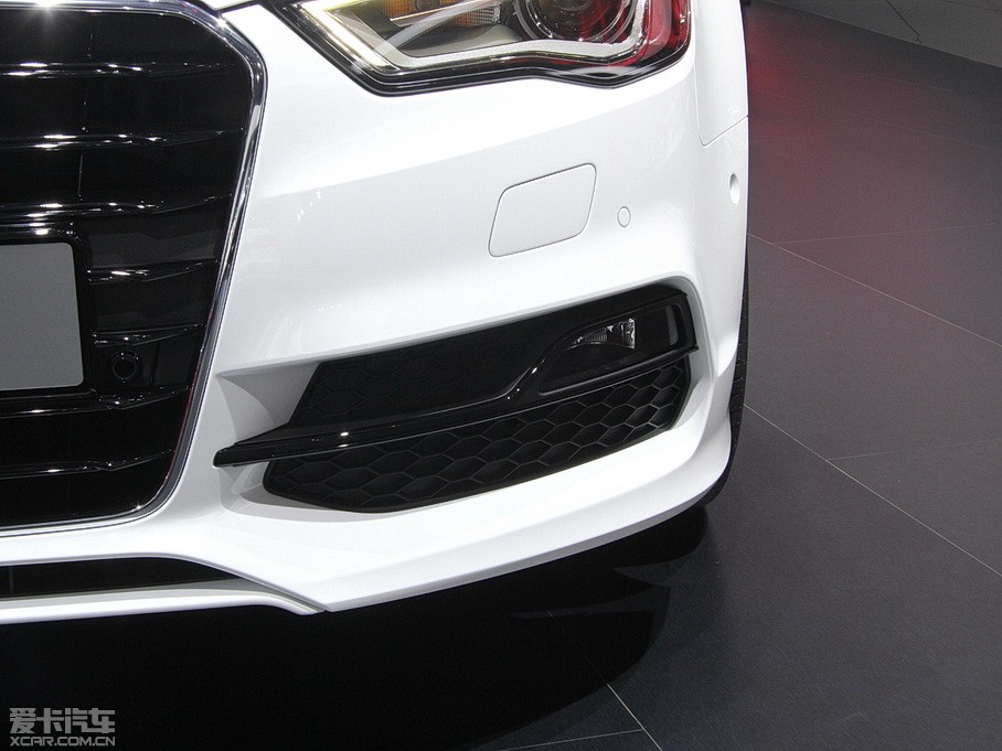 2015WA3 Limousine(M) 