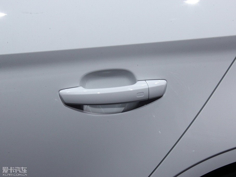 2015WA3 Limousine(M) 