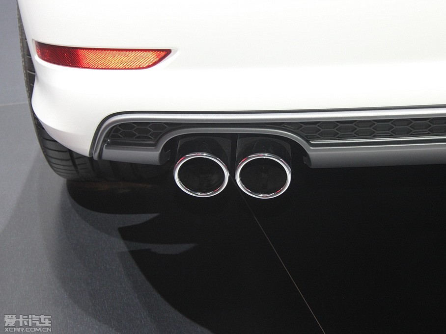 2015WA3 Limousine(M) 