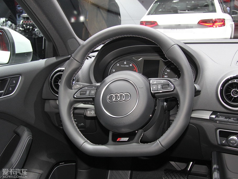 2015WA3 Limousine(M) 