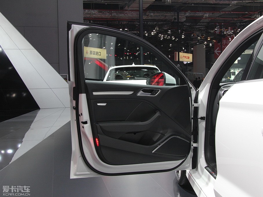 2015WA3 Limousine(M) 