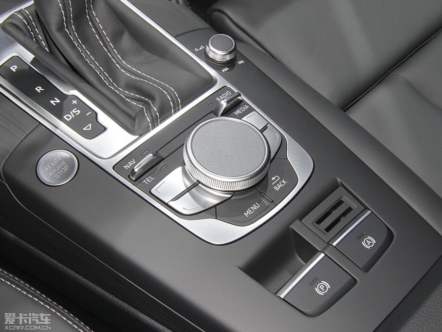 2015WA3 Limousine(M) 