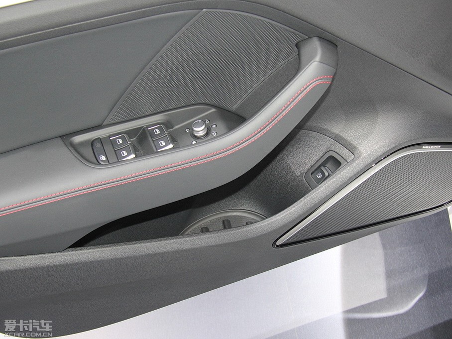 2015WA3 e-tron Sportback e-tron \Ӱ