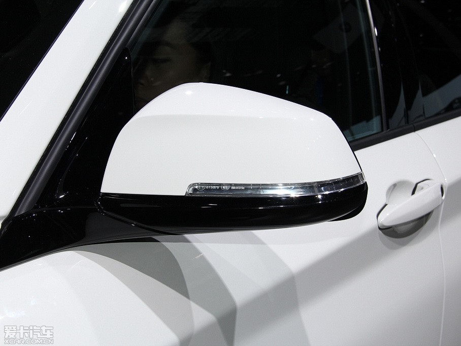 2015R1ϵɎ 118i OӋb