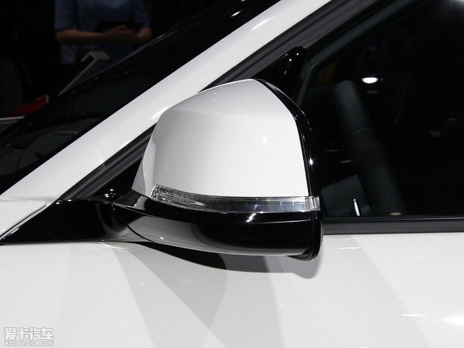 2015R1ϵɎ 118i O(sh)Ӌb