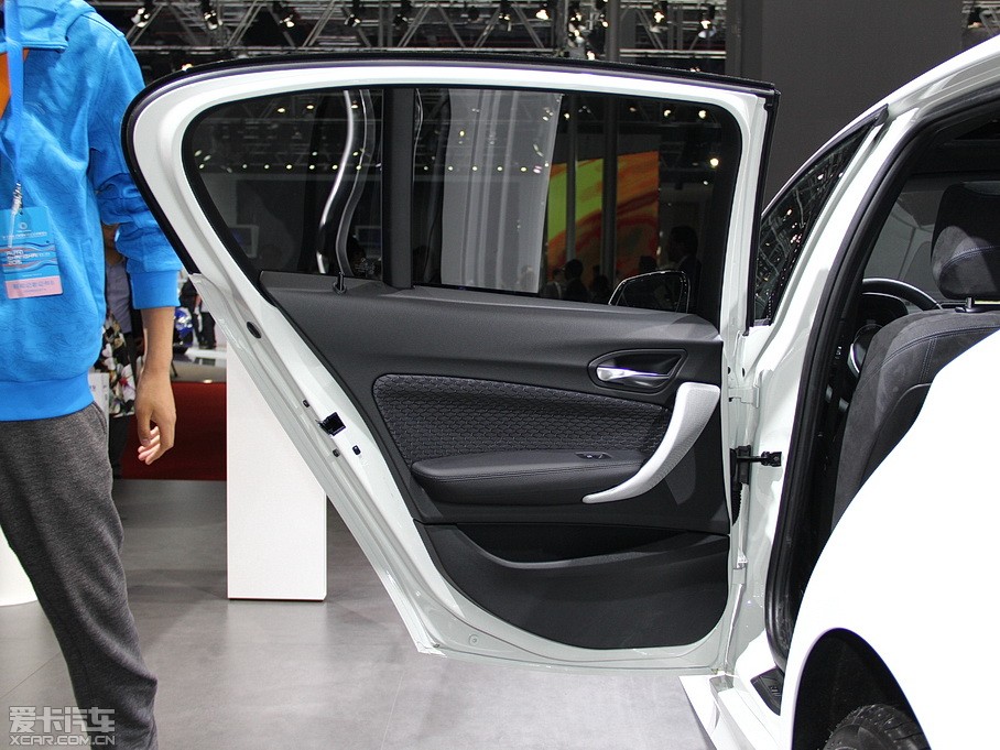 2015R1ϵɎ 118i O(sh)Ӌb