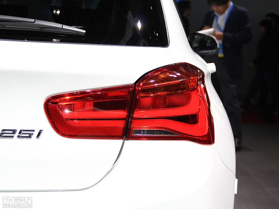 2015R1ϵɎ 118i O(sh)Ӌb