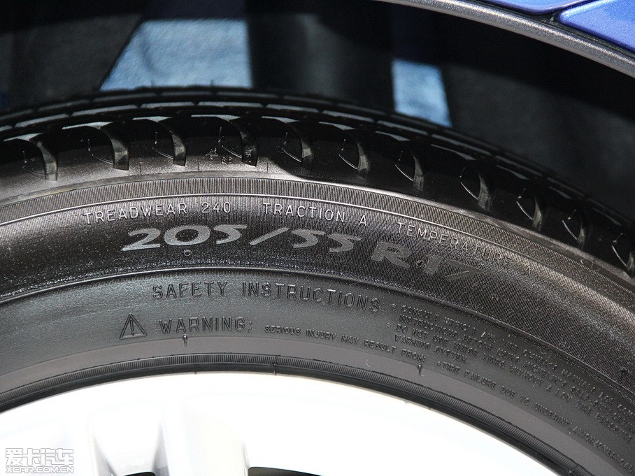 2015R2ϵ܇(M) 218i \OӋb