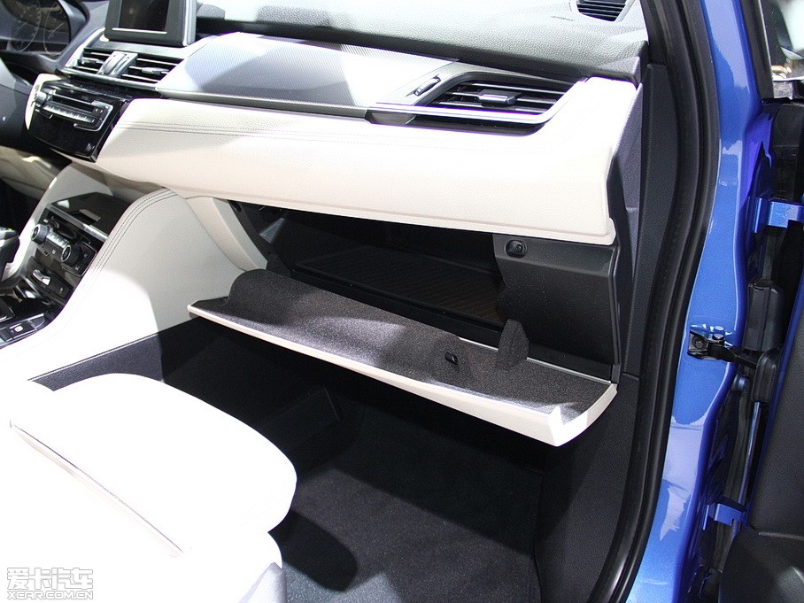 2015R2ϵ܇(M) 218i \OӋb