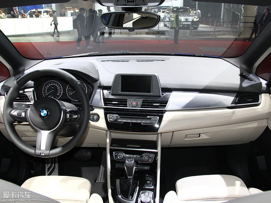 2015R2ϵ܇(M) 218i \OӋb