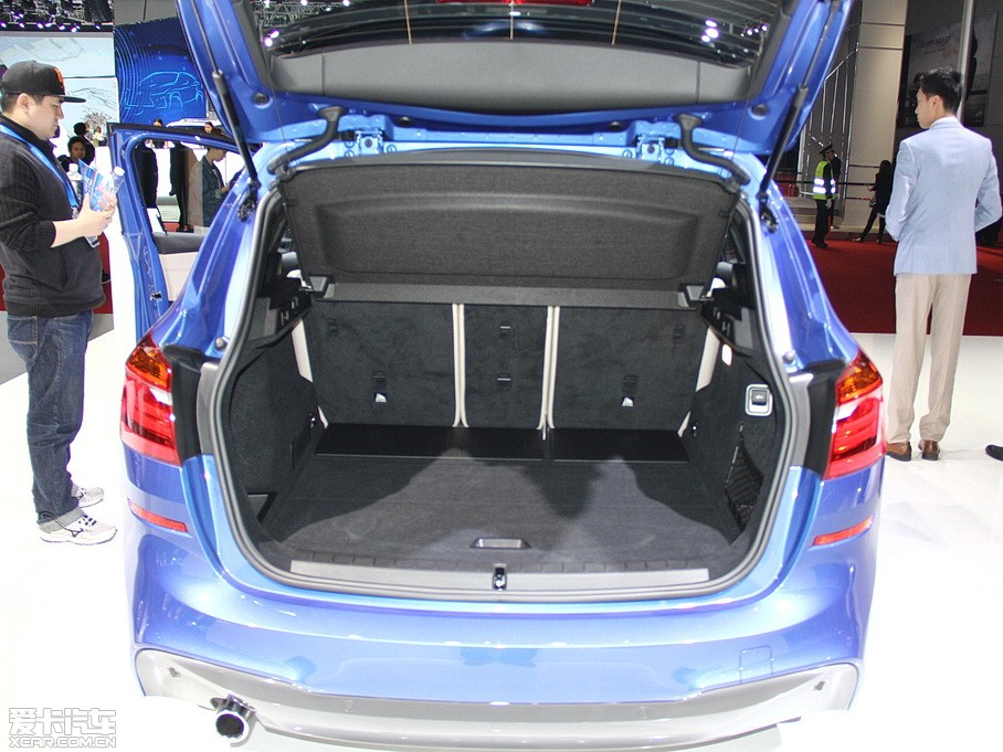 2015R2ϵ܇(M) 218i \OӋb