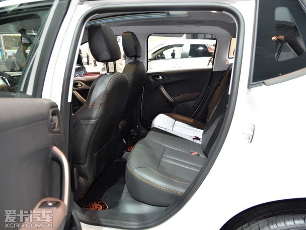 東風標致2015款標致2008