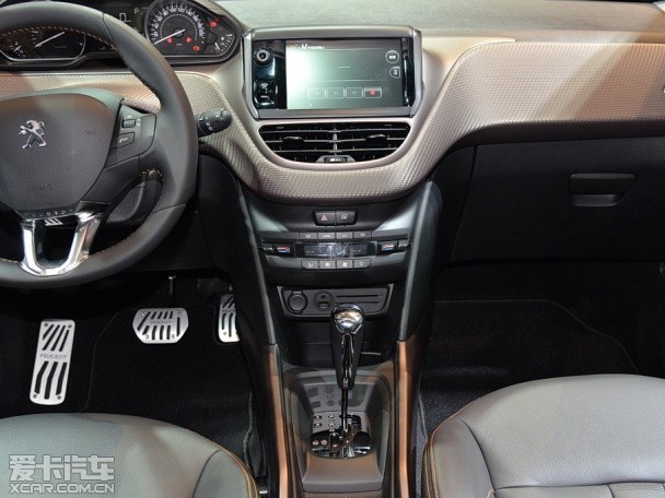 東風標致2015款標致2008