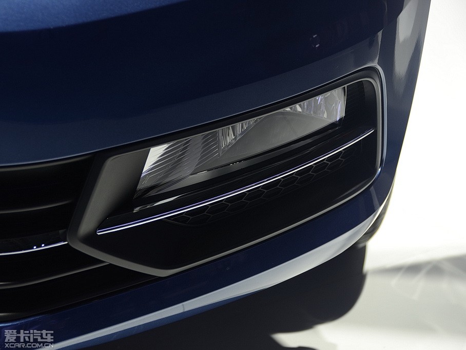 2015ɣ{Ƽ{ 230TSI DSGA