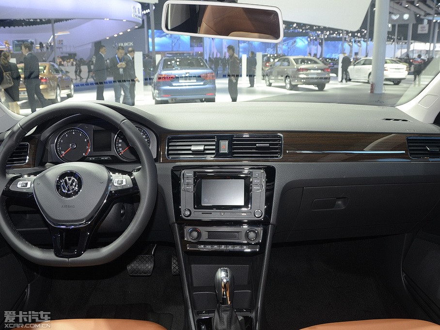 2015ɣ{Ƽ{ 230TSI DSGA