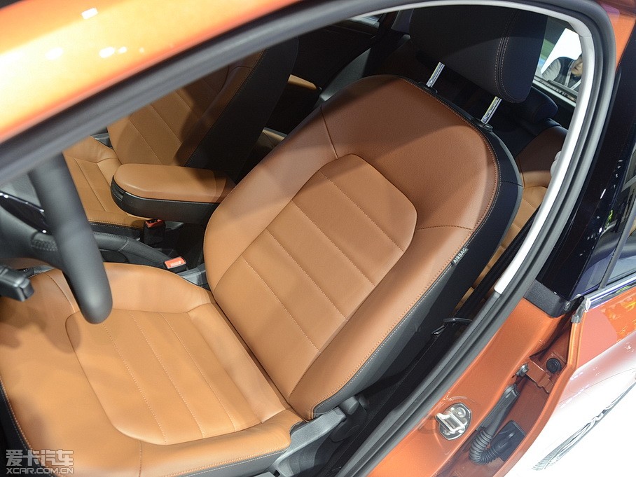 2015ɣ{Ƽ{ 230TSI DSGA