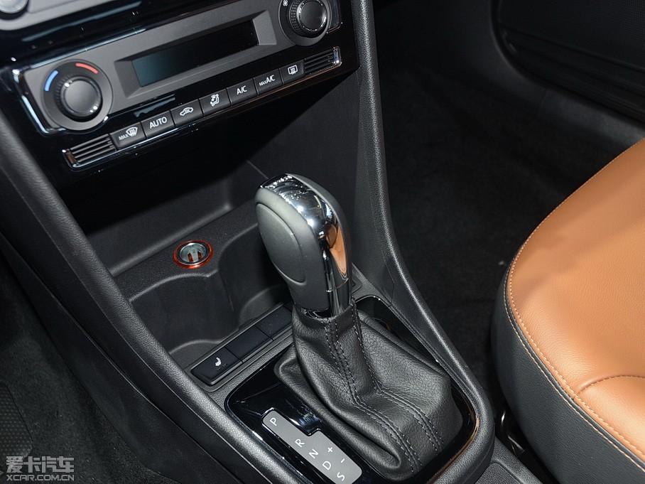 2015ɣ{Ƽ{ 230TSI DSGA