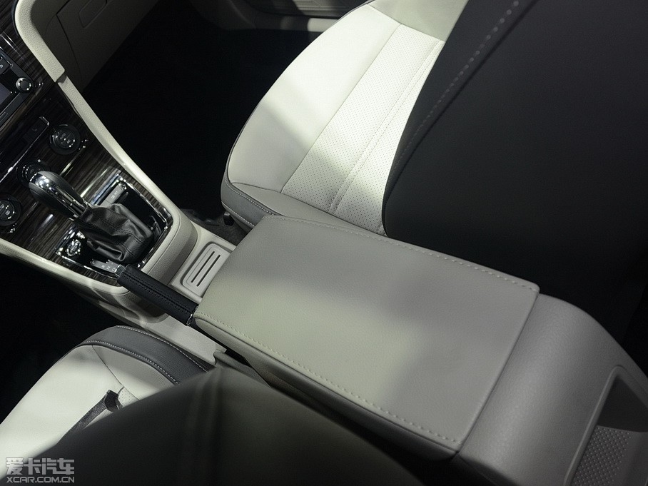 2014݃Ɏ 1.4TSI DSG\Ӱ