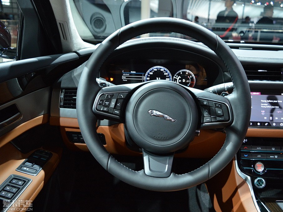 2016ݱXF 3.0T (q)R-Sport\Ӱ