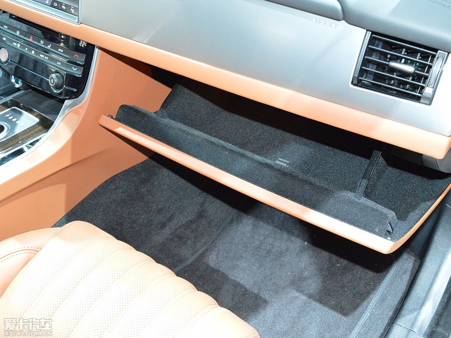 2016ݱXF 3.0T R-Sport\Ӱ