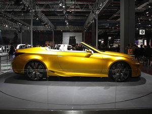 2015���׿��_˹LF-C2 �Ϻ�܇չ