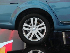 奇瑞汽車2015款艾瑞澤M7