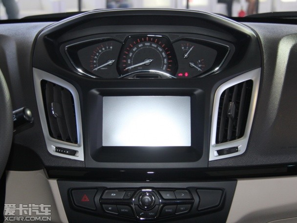 奇瑞汽車2015款艾瑞澤M7