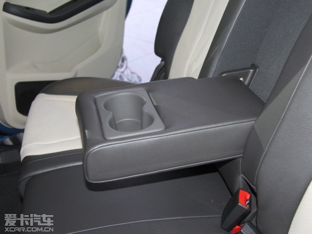 奇瑞汽車2015款艾瑞澤M7
