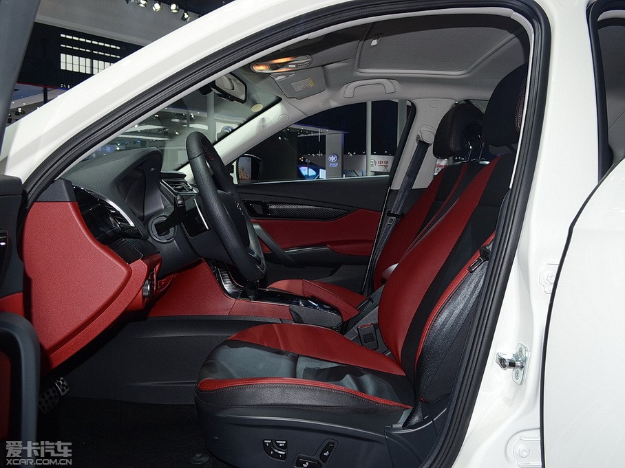 2015���CC 1.8T �ԄӾ�Ӣ��