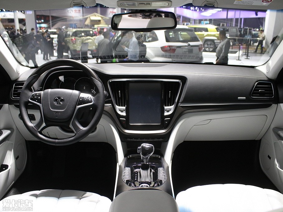 北汽紳寶2015款紳寶D80