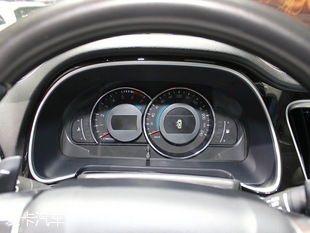 北汽紳寶2015款紳寶D80