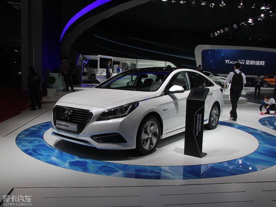 2015{Hybrid(M) Hybrid